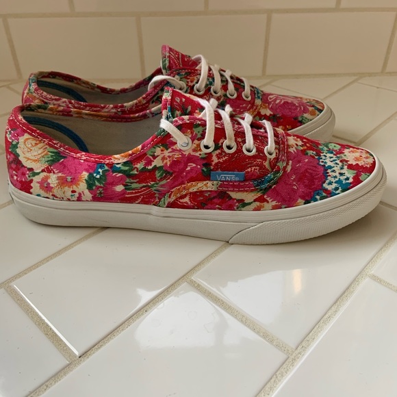 Vans Shoes - Vans Pro Skate Low top Floral Canvas Women’s 9